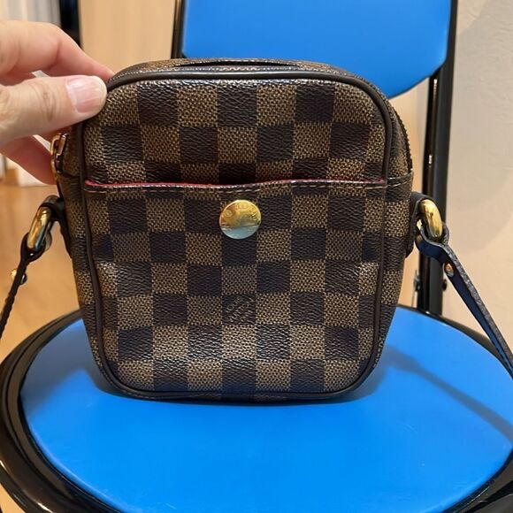 Rift crossbody bag - Picture 3 of 17